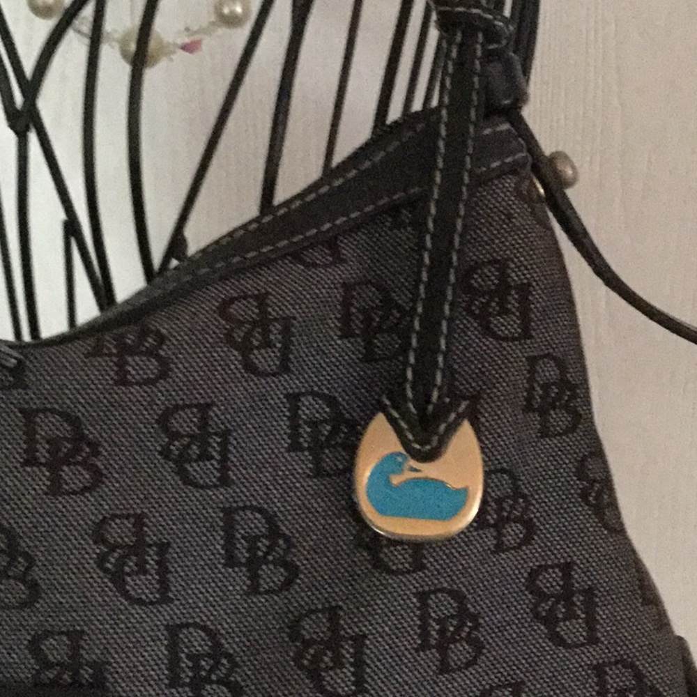 DOONEY & BOURKE PURSE - Picture 3 of 8